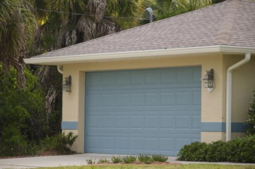 Perché un'adeguata installazione della porta del garage è fondamentale per la sicurezza domestica