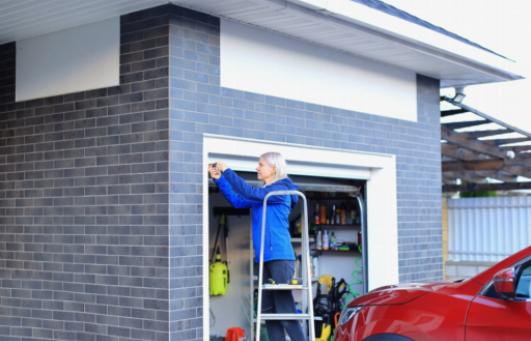 Programmazione del telecomando del garage fai-da-te: La chiave per la sicurezza e la comodità domestica