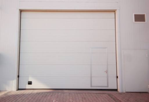 Regolazione del percorso della porta del garage fai-da-te: una guida passo-passo