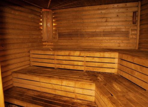 Trasforma la tua casa con un progetto fai da te per una sauna