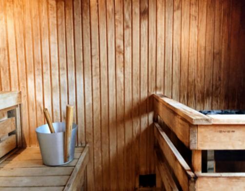 Trasforma la tua casa in un'oasi di relax con una sauna tradizionale